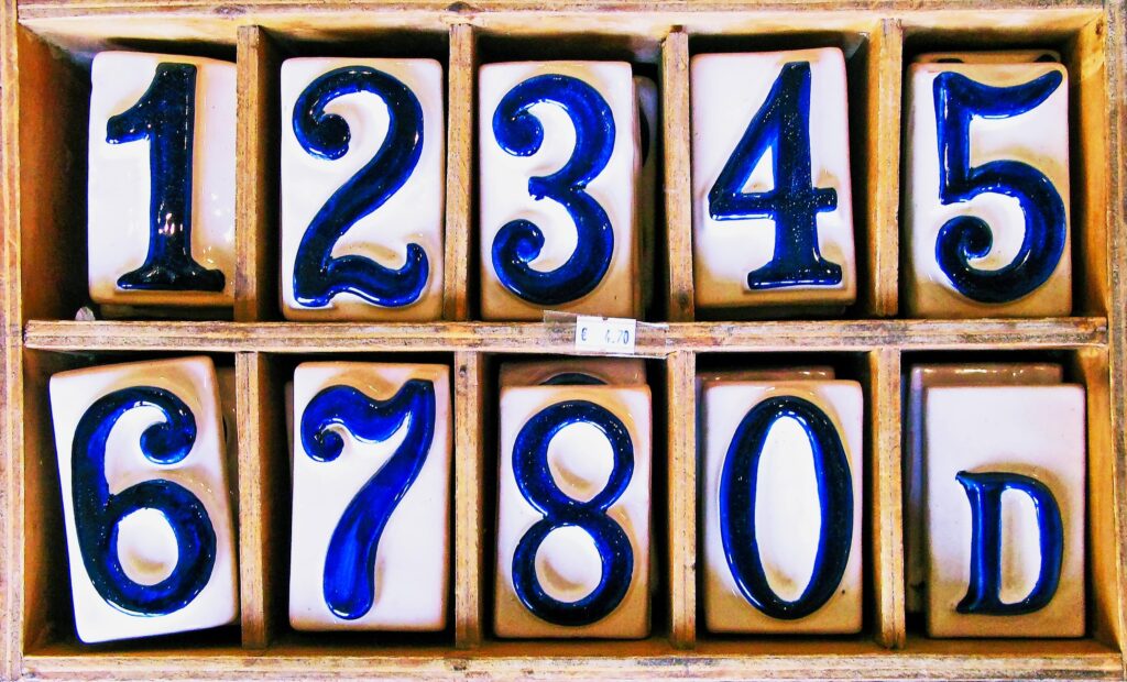 具体的な数字を明記する